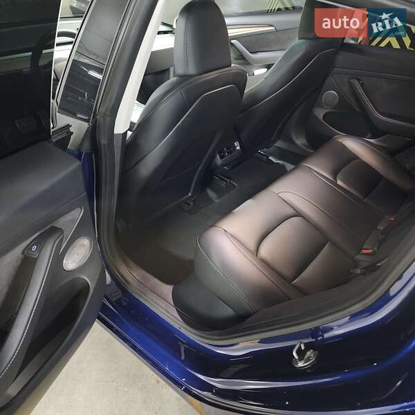 Седан Tesla Model 3 2023 в Одесі