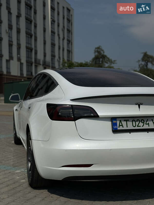Седан Tesla Model 3 2018 в Надвірній