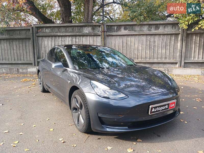 Седан Tesla Model 3 2018 в Киеве