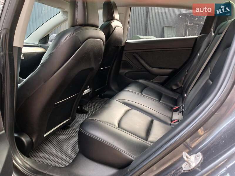 Седан Tesla Model 3 2018 в Киеве