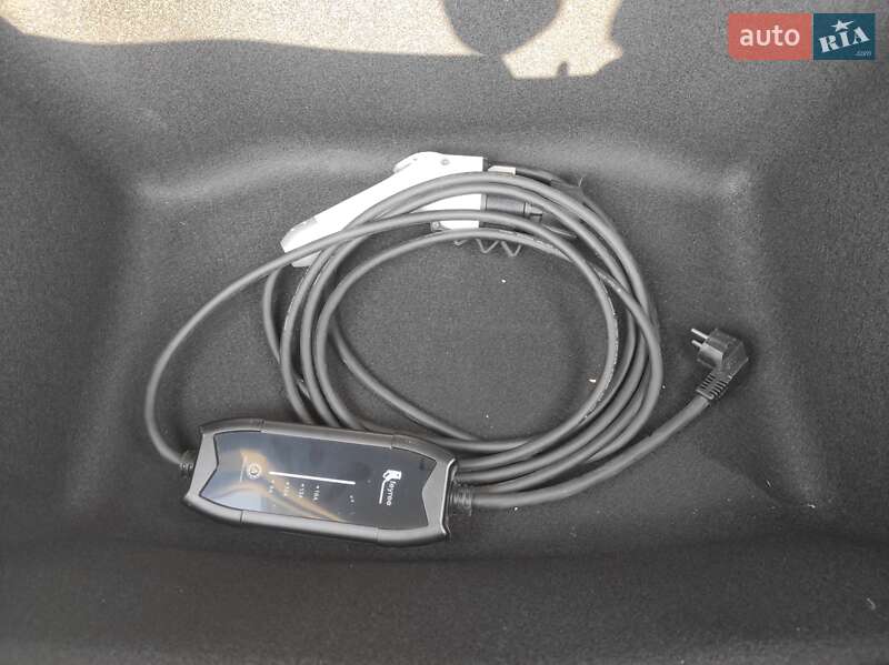 Седан Tesla Model 3 2023 в Одессе