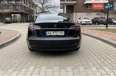 Седан Tesla Model 3 2021 в Киеве