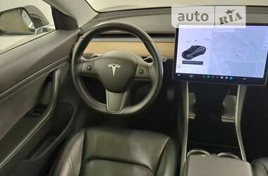 Седан Tesla Model 3 2019 в Львове