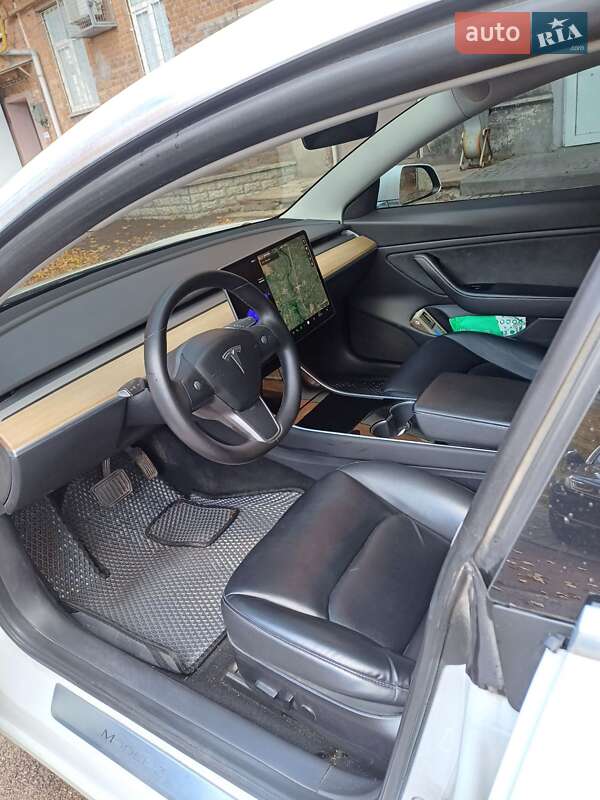 Седан Tesla Model 3 2019 в Житомире