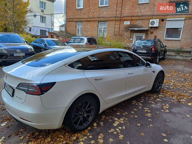 Седан Tesla Model 3 2019 в Житомире