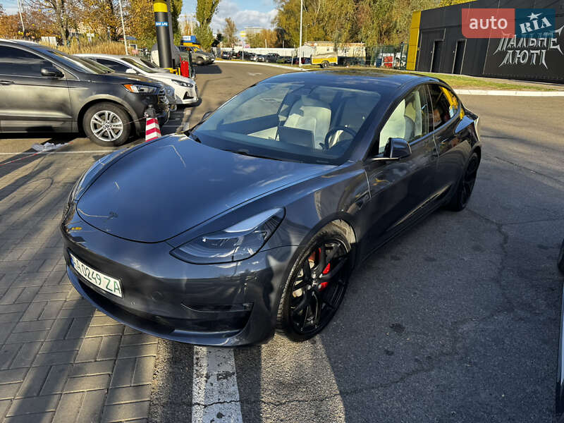 Седан Tesla Model 3 2018 в Киеве