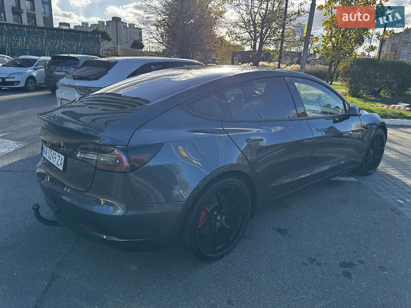 Седан Tesla Model 3 2018 в Киеве