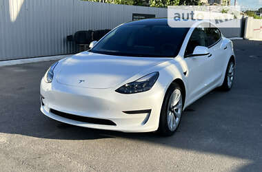 Седан Tesla Model 3 2022 в 