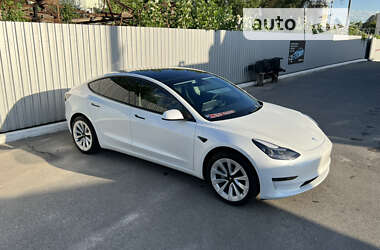 Седан Tesla Model 3 2022 в 