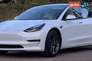 Седан Tesla Model 3 2021 в Івано-Франківську