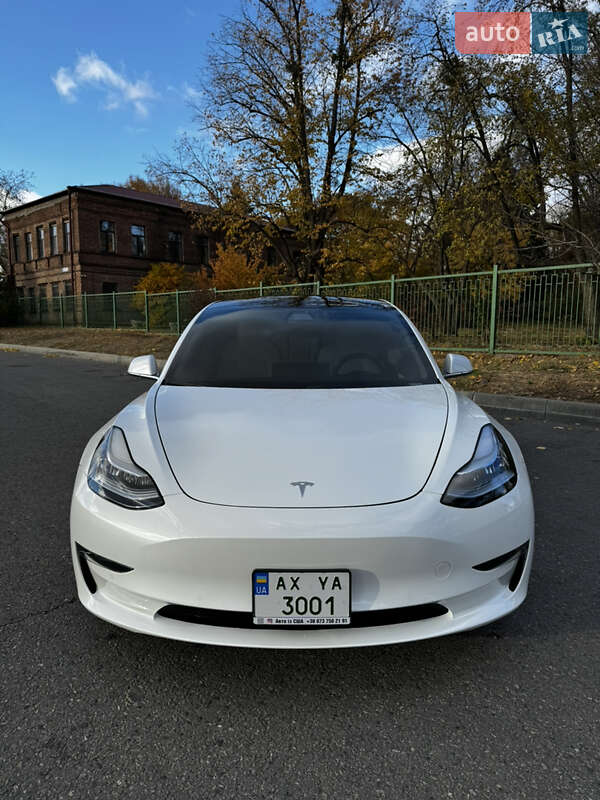 Седан Tesla Model 3 2019 в Харкові
