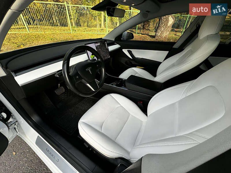 Седан Tesla Model 3 2019 в Харкові