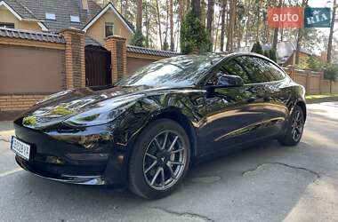 Седан Tesla Model 3 2023 в 