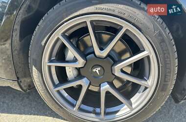 Седан Tesla Model 3 2023 в 
