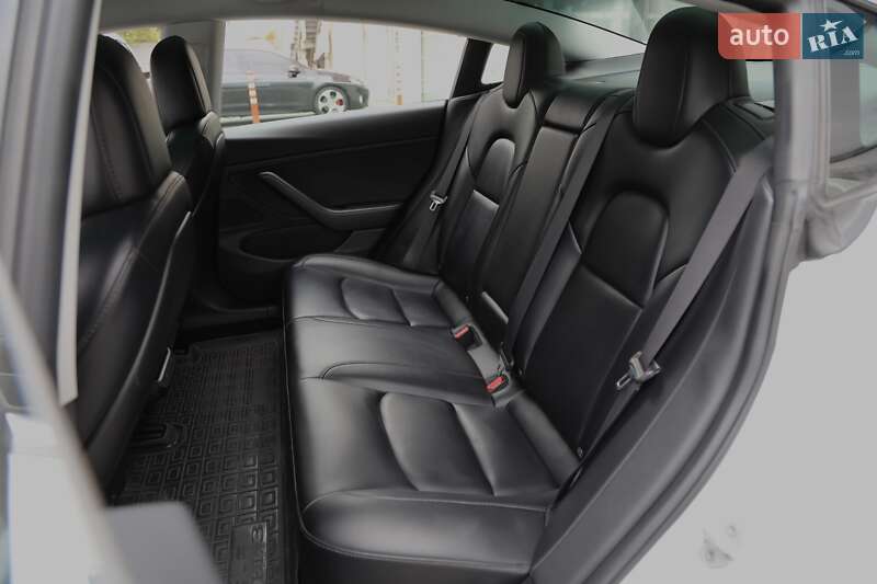 Седан Tesla Model 3 2019 в Харкові