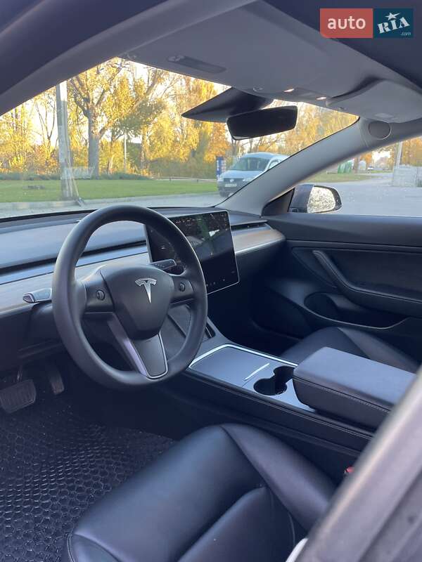Седан Tesla Model 3 2020 в Кицмани