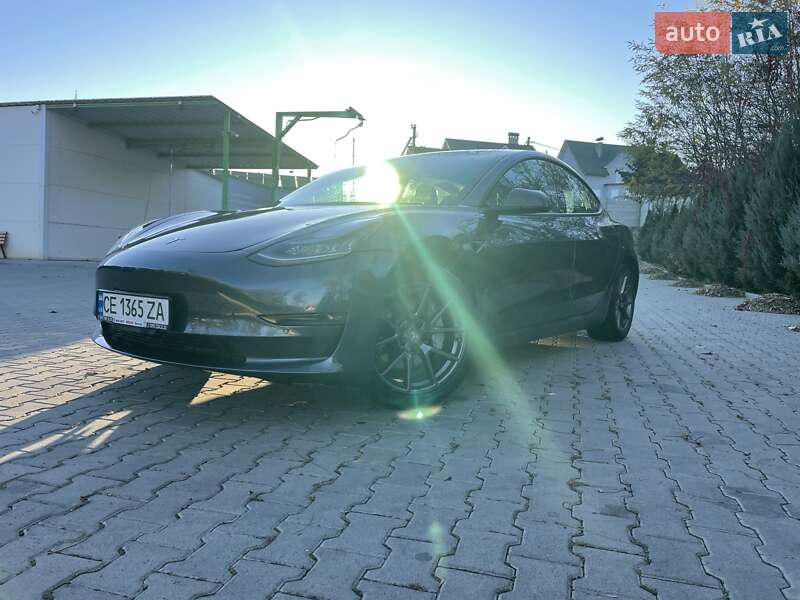 Седан Tesla Model 3 2020 в Кицмани