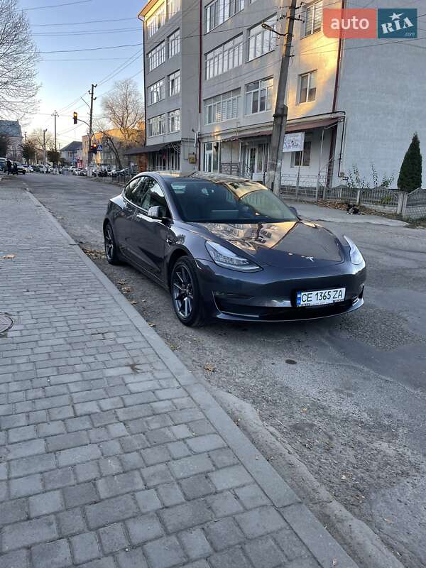 Седан Tesla Model 3 2020 в Кицмани