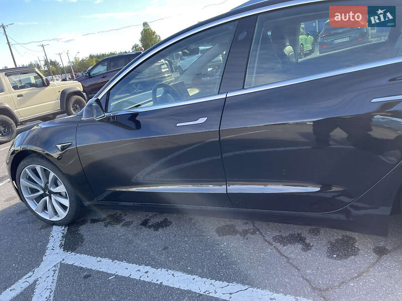 Седан Tesla Model 3 2020 в Києві