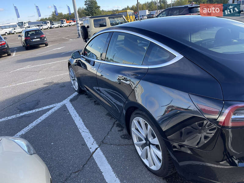 Седан Tesla Model 3 2020 в Києві