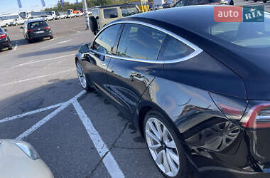 Седан Tesla Model 3 2020 в 