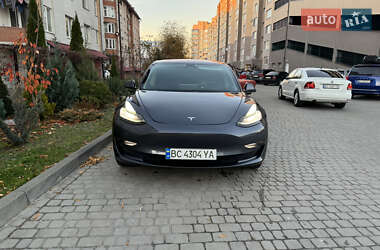 Седан Tesla Model 3 2018 в Львове