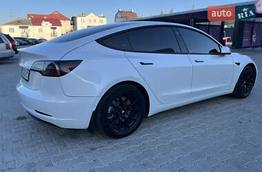 Седан Tesla Model 3 2022 в Львове