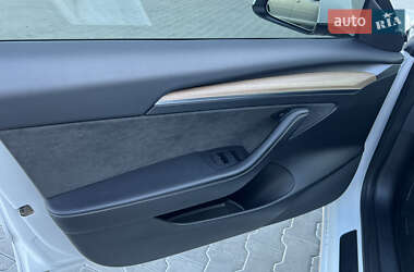 Седан Tesla Model 3 2022 в Львове