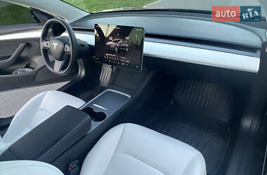 Седан Tesla Model 3 2022 в Дніпрі