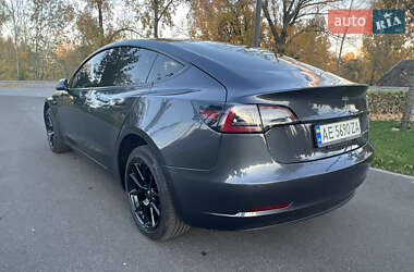 Седан Tesla Model 3 2022 в Дніпрі