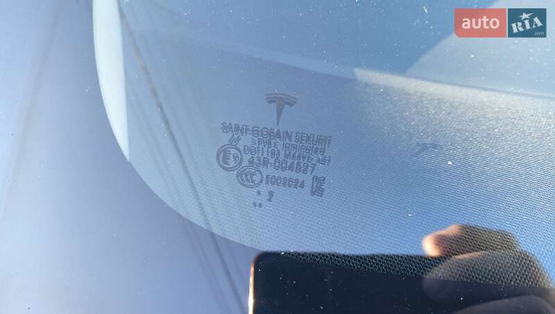 Седан Tesla Model 3 2019 в Києві