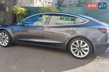 Седан Tesla Model 3 2019 в Казатине