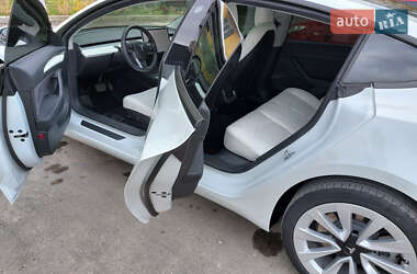 Седан Tesla Model 3 2021 в 