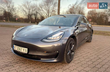 Седан Tesla Model 3 2018 в Бурштині