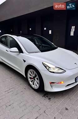 Седан Tesla Model 3 2021 в Львове