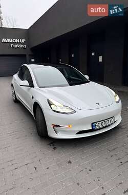 Седан Tesla Model 3 2021 в Львове