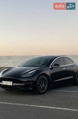 Седан Tesla Model 3 2019 в Львові