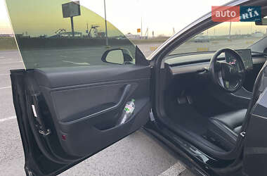 Седан Tesla Model 3 2019 в 