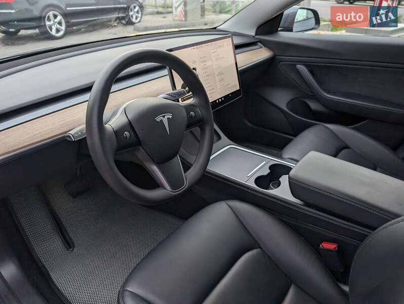 Седан Tesla Model 3 2020 в Луцьку