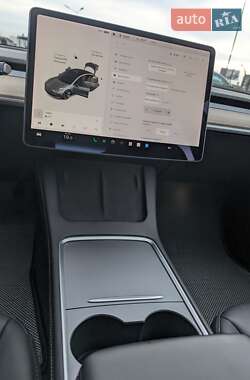 Седан Tesla Model 3 2020 в Луцьку