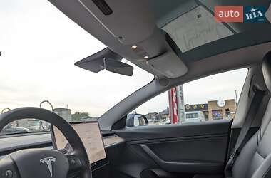 Седан Tesla Model 3 2020 в Луцьку