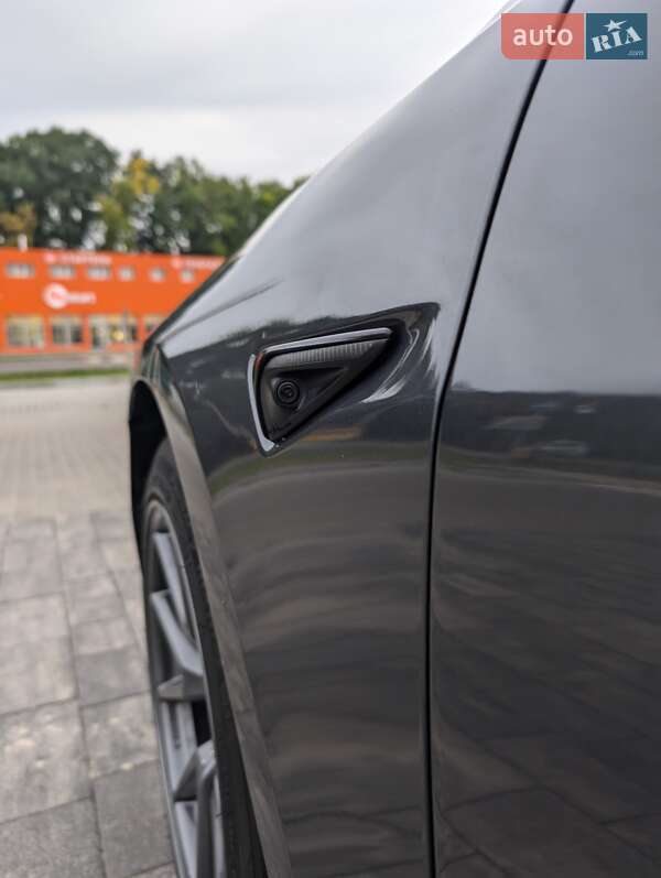 Седан Tesla Model 3 2020 в Луцьку