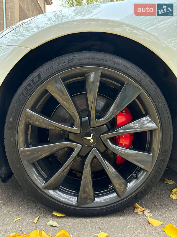 Седан Tesla Model 3 2019 в Запоріжжі