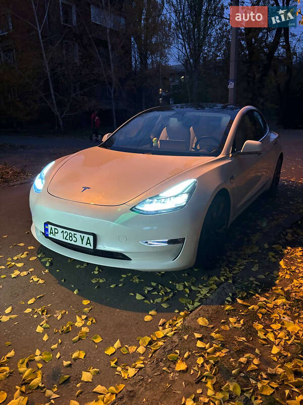 Седан Tesla Model 3 2019 в Запоріжжі