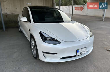 Седан Tesla Model 3 2021 в Дніпрі