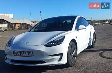 Седан Tesla Model 3 2019 в Львове