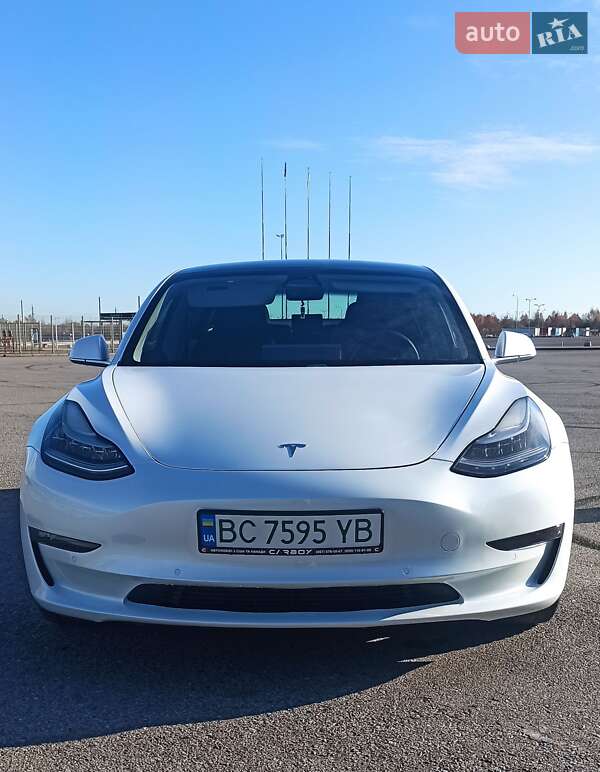 Tesla Model 3 2019
