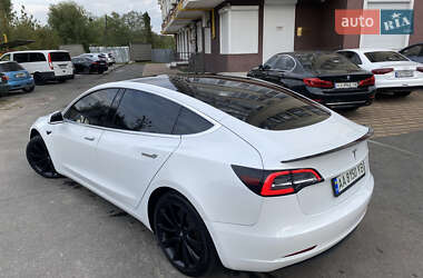 Седан Tesla Model 3 2019 в Киеве