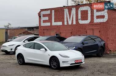 Седан Tesla Model 3 2018 в Києві