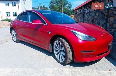 Седан Tesla Model 3 2018 в Львове